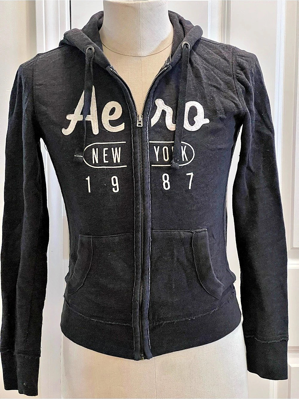 Aéropostale Women's Zip Hoodie Black Size Medium